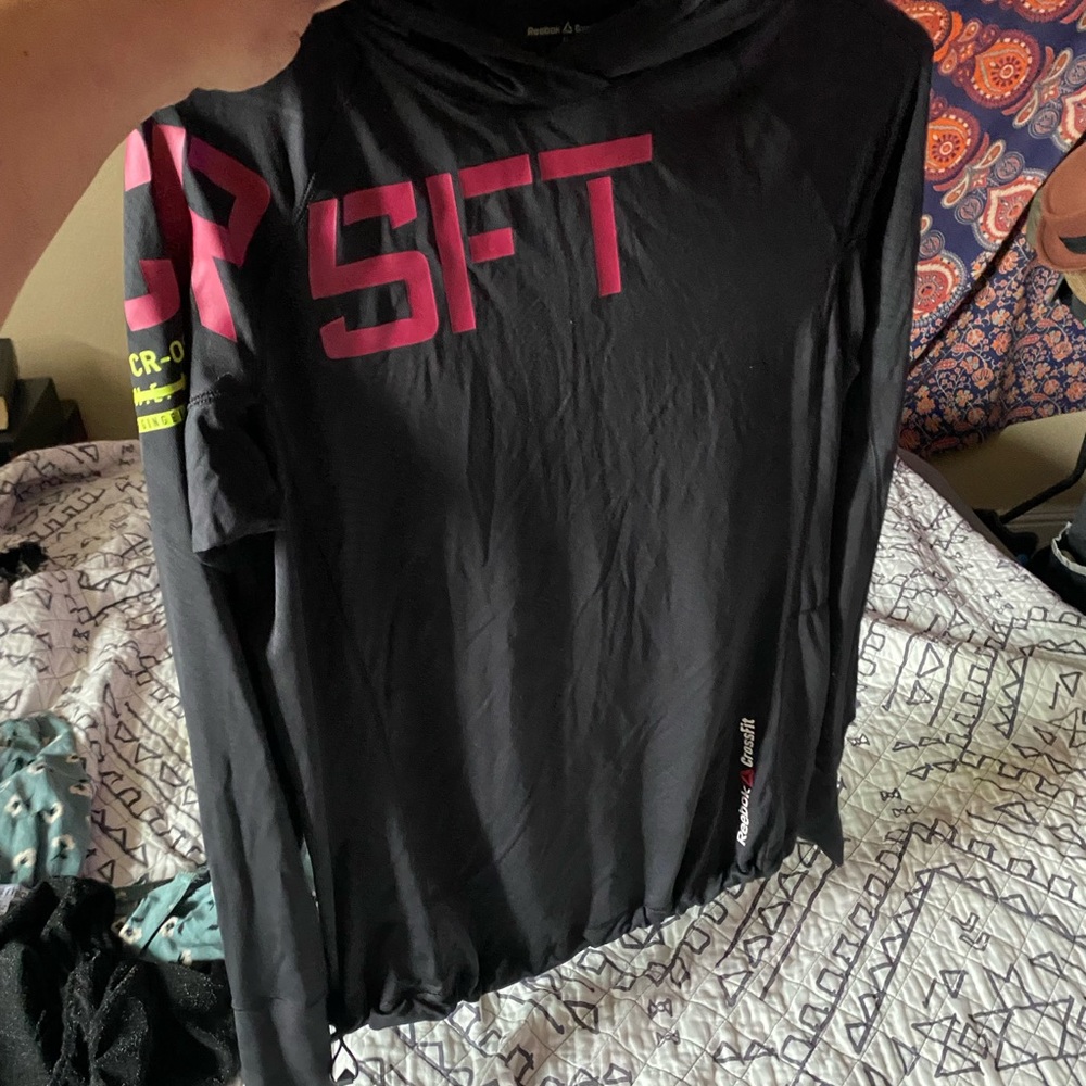 Dry fit activewear w/hoodie